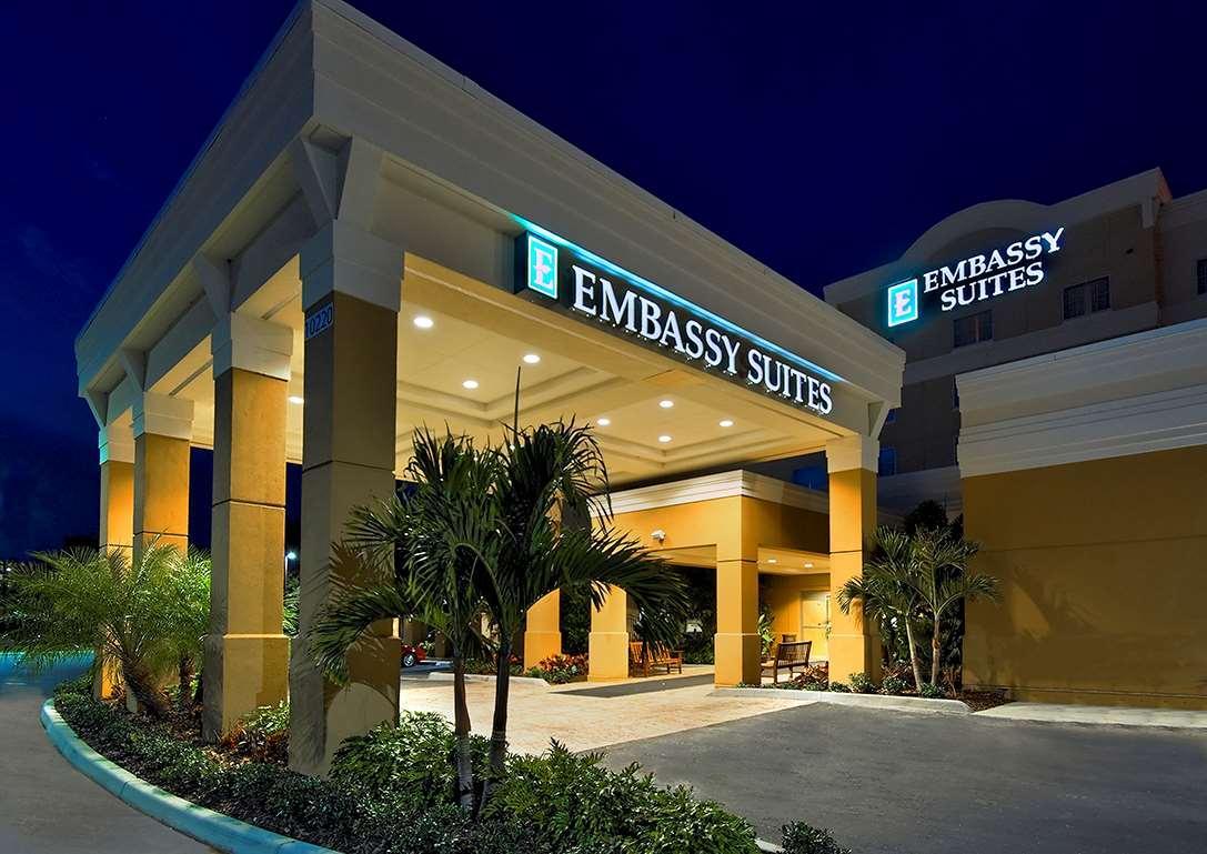 Embassy Suites Tampa - Brandon Heartland Bagian luar foto