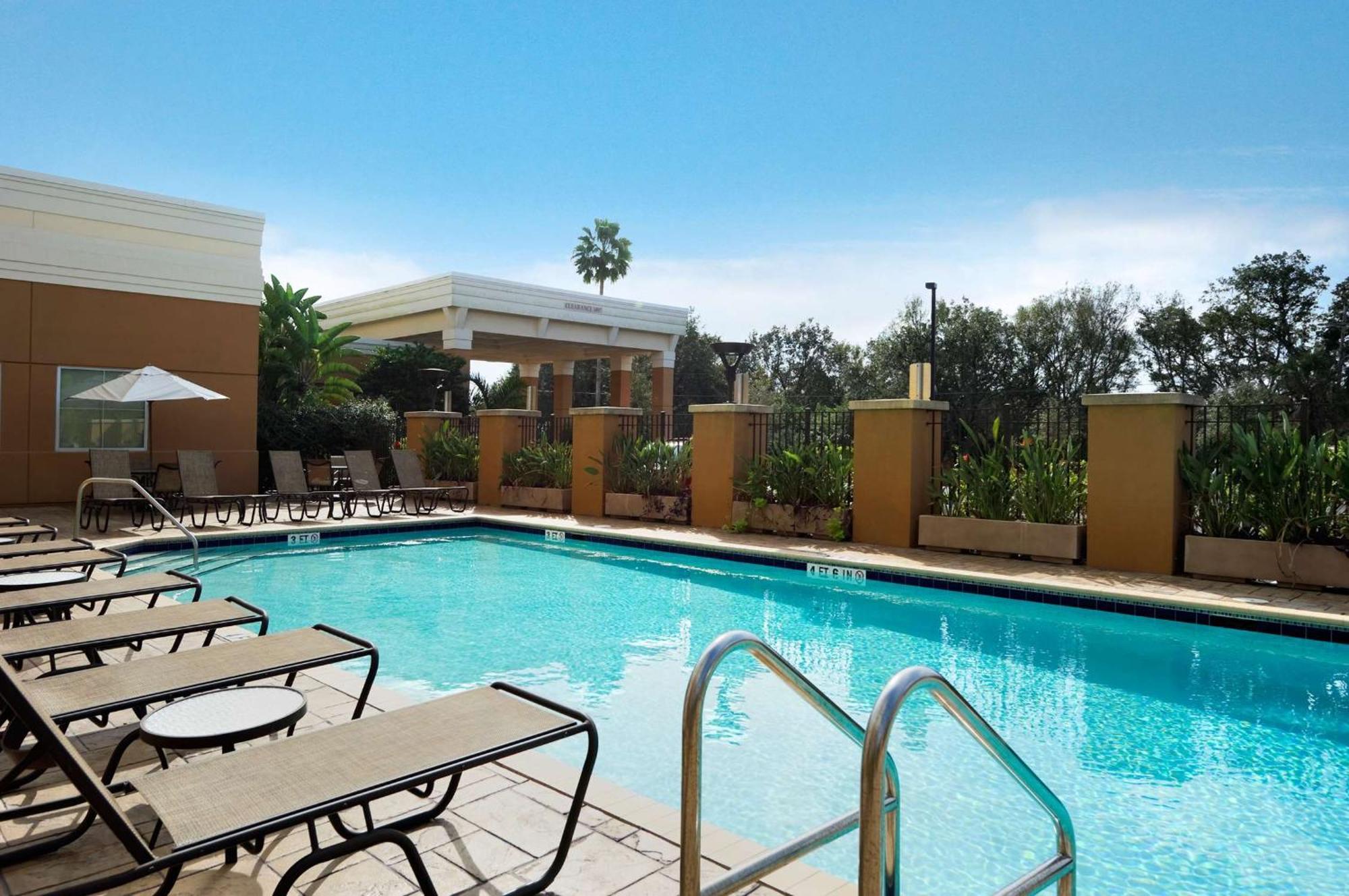 Embassy Suites Tampa - Brandon Heartland Bagian luar foto