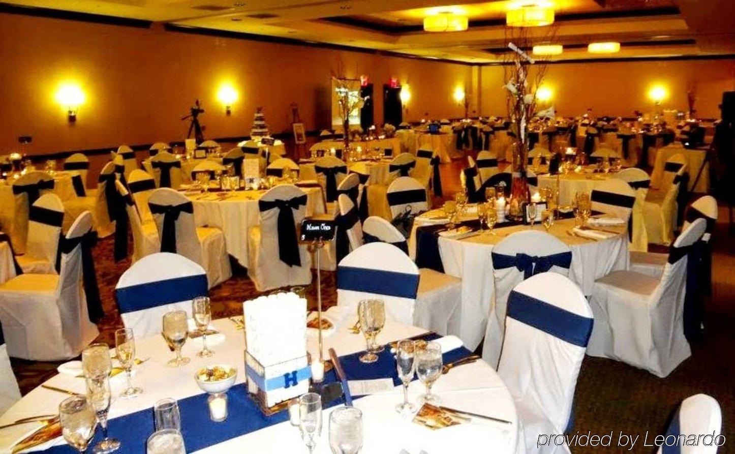 Embassy Suites Tampa - Brandon Heartland Bagian luar foto