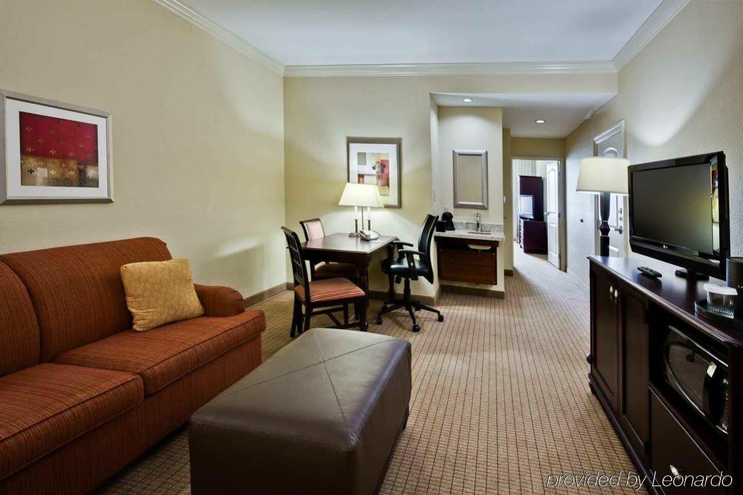 Embassy Suites Tampa - Brandon Heartland Bagian luar foto